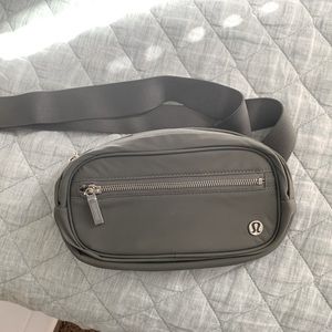 Lululemon belt bag (grey)